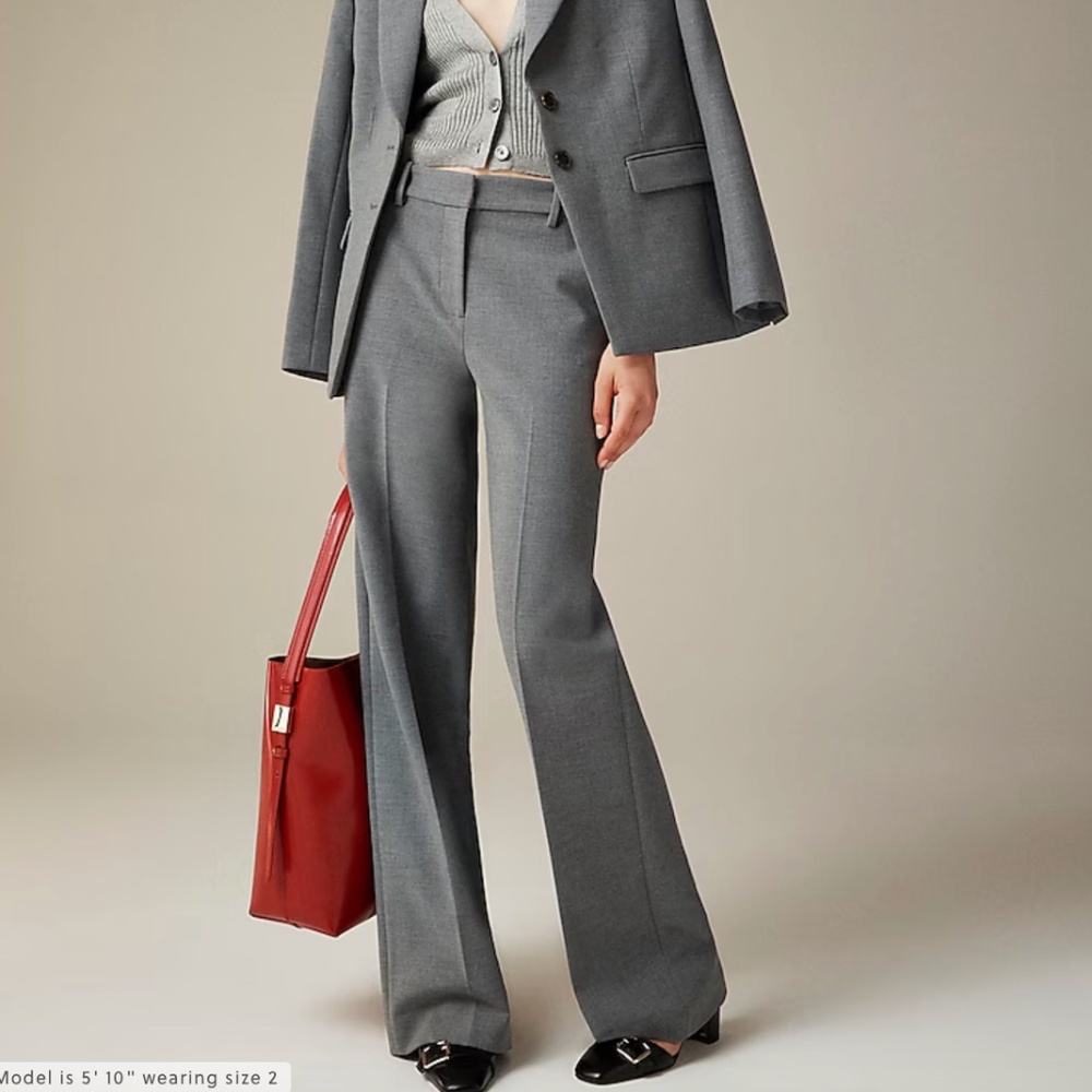 Wide-leg trouser in four-season stretch